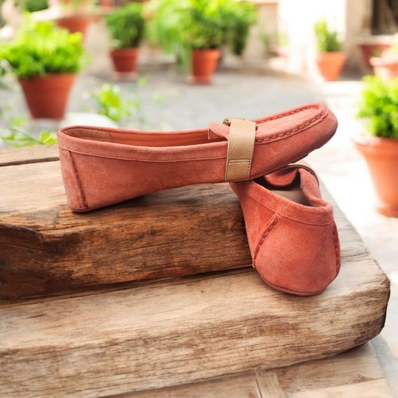 UGG Orange Loafers US 8 Leather Moccasins - Picture 2 of 16